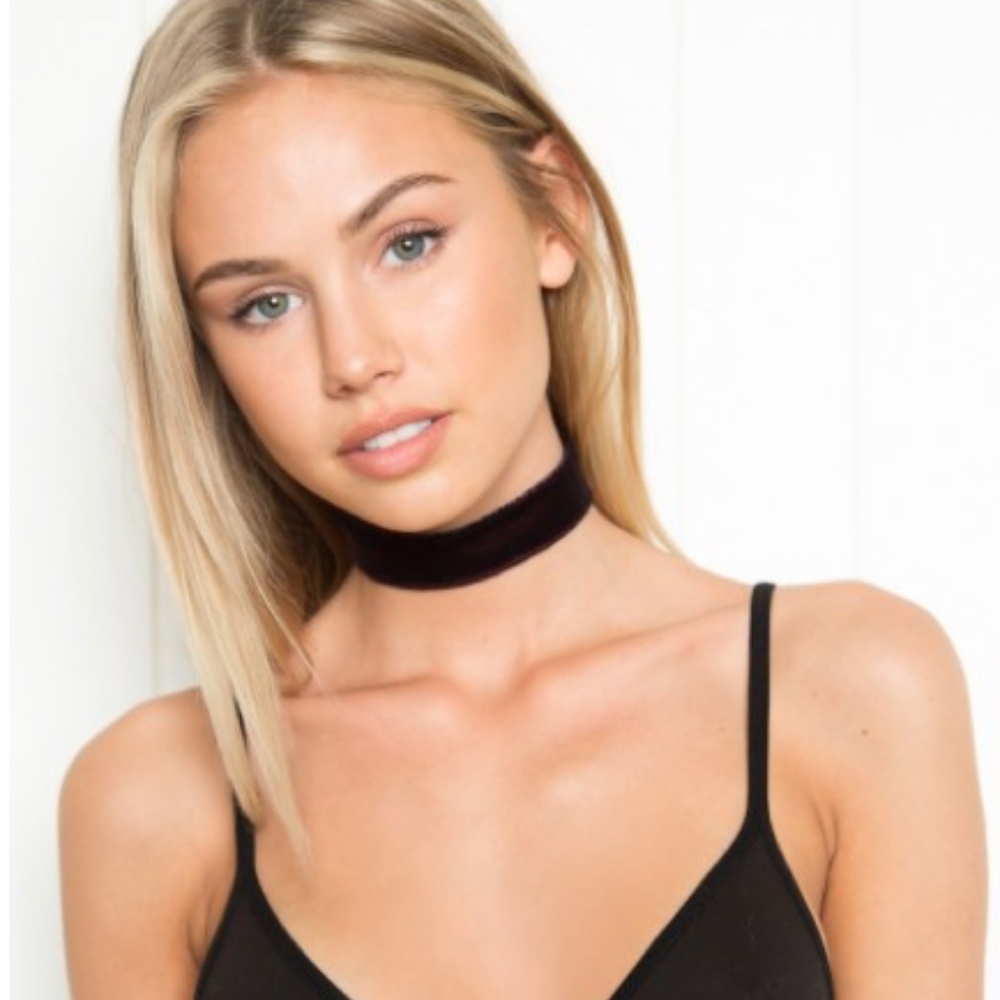 Brandy Melville - Thin Black Velvet Choker